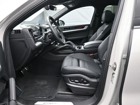 New 2025 Porsche Cayenne S AWD/4WD image 5