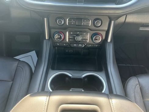 Used 2024 Chevrolet Suburban Z71 w/ Off-Road Capability Package image 28