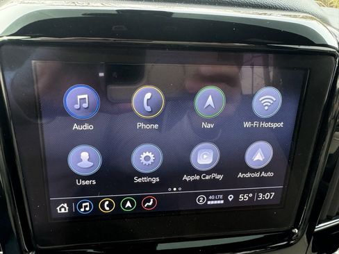 Used 2022 Chevrolet Traverse Premier image 28