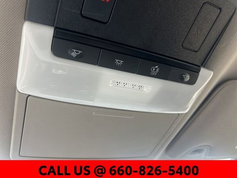 Used 2025 Nissan Altima 2.5 SV FWD image 15