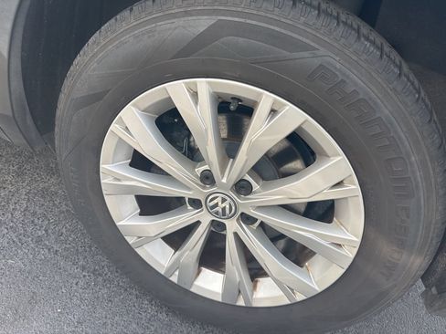 Used 2018 Volkswagen Tiguan SE w/ Panoramic Sunroof Package FWD image 7