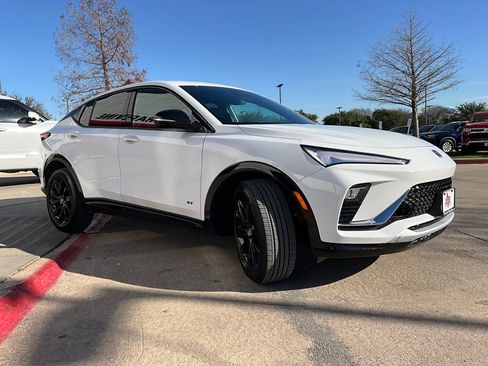 Used 2025 Buick Envista Sport Touring image 5