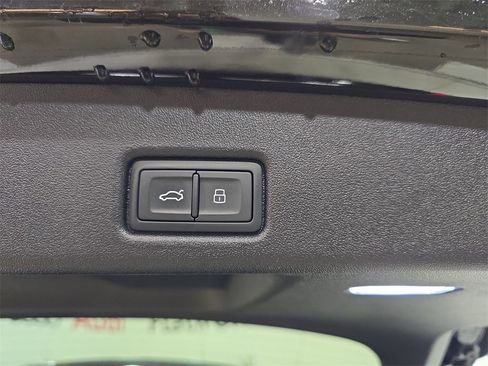 Used 2025 Audi Q5 Premium Plus image 16