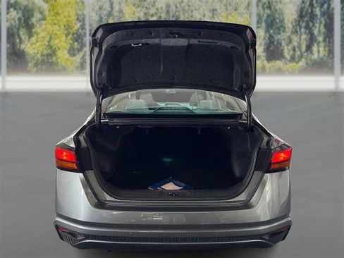 Used 2023 Nissan Altima 2.5 SV FWD image 13