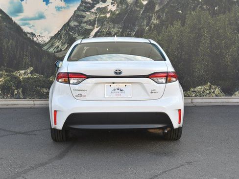 Certified 2025 Toyota Corolla LE FWD image 10