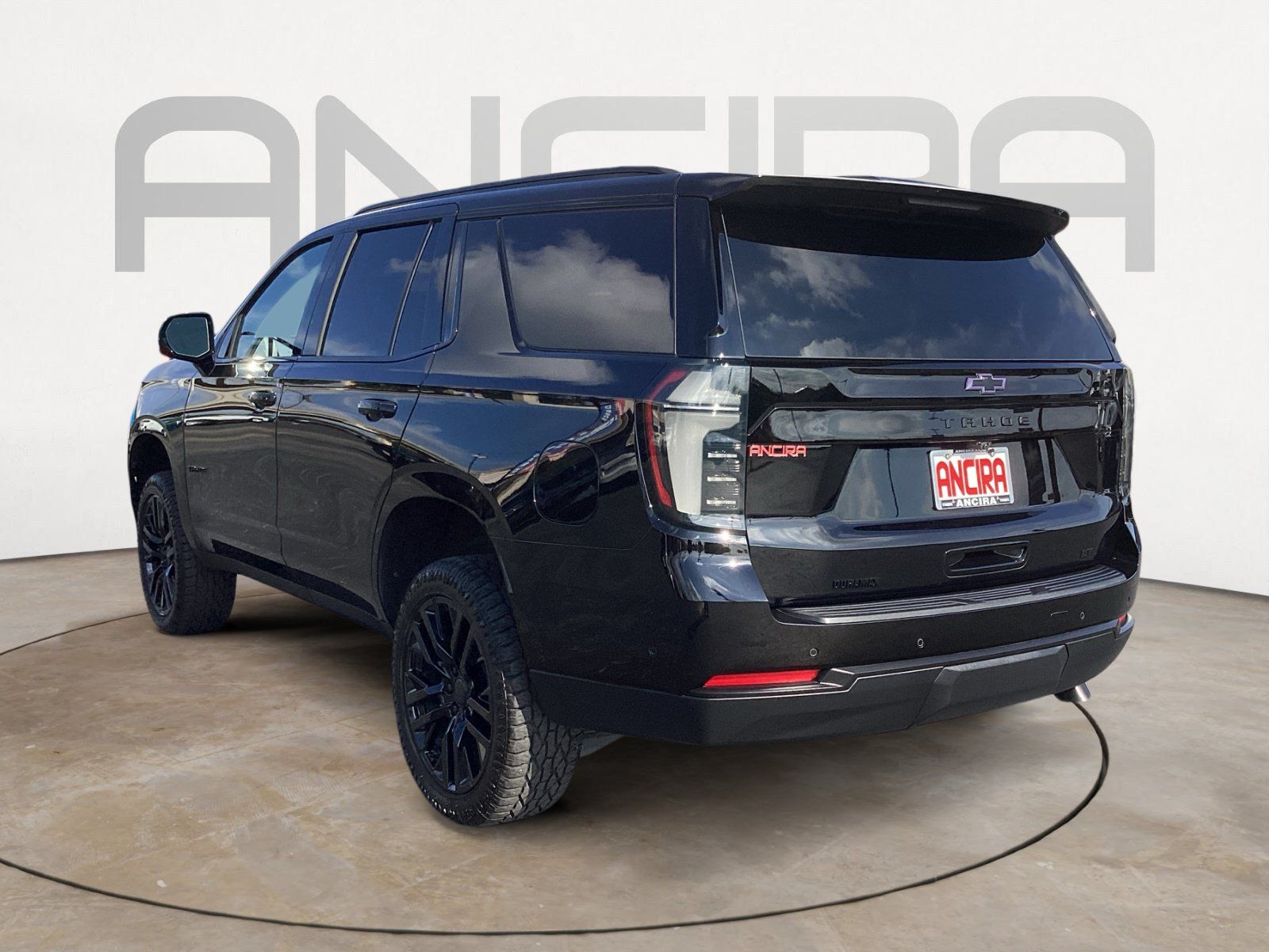 Used 2025 Chevrolet Tahoe LT w/ Comfort Package AWD/4WD image 12