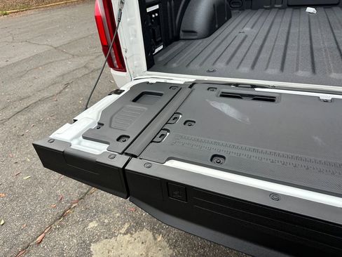 New 2025 Ford F150 Platinum w/ Equipment Group 702A High image 55