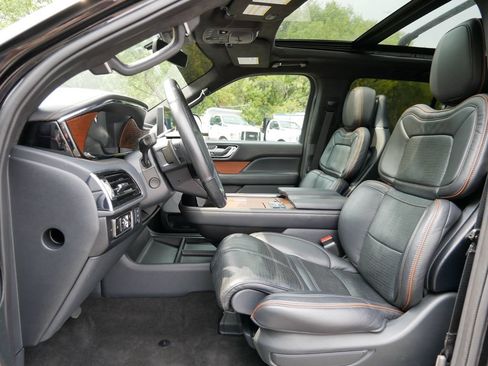 Used 2024 Lincoln Navigator Black Label AWD/4WD image 10