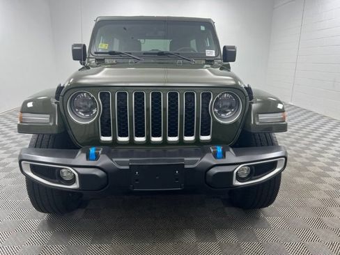 Used 2023 Jeep Wrangler Unlimited Sahara w/ Cold Weather Group AWD/4WD image 3