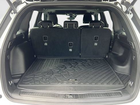 Used 2024 Jeep Grand Cherokee Altitude AWD/4WD image 9