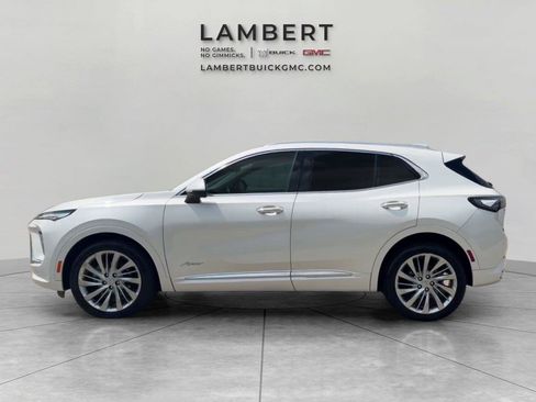Used 2025 Buick Envision Avenir AWD/4WD image 2