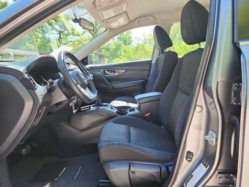 Used 2018 Nissan Rogue S image 12