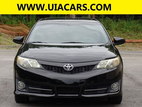Used 2012 Toyota Camry SE FWD image 3