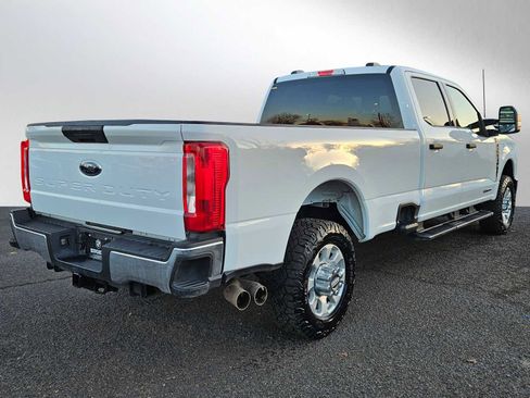 Used 2023 Ford F350 XLT image 3