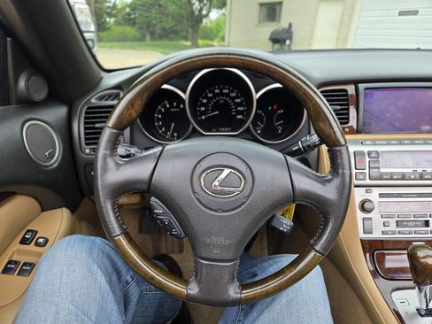 Used 2008 Lexus SC 430 Convertible RWD image 17