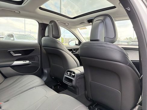 New 2026 Mercedes-Benz E 450 4MATIC Sedan image 18