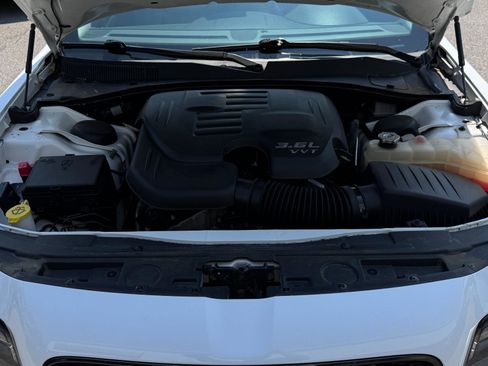 Used 2022 Chrysler 300 Touring L w/ Comfort Group image 27