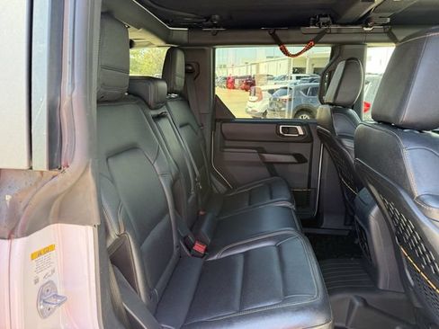 Used 2024 Ford Bronco Badlands AWD/4WD image 31