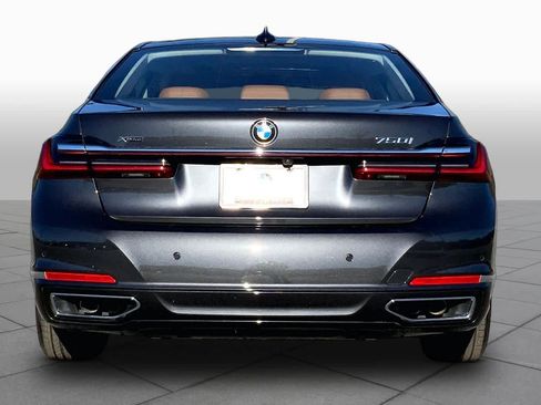 Used 2022 BMW 750i xDrive AWD/4WD image 4