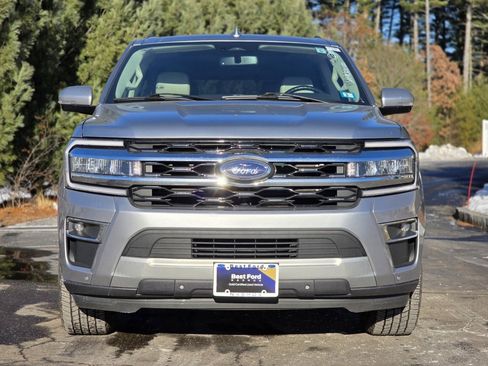 Used 2024 Ford Expedition Limited image 2