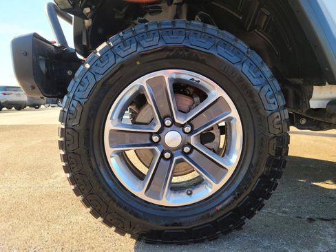 Used 2018 Jeep Wrangler Unlimited Rubicon w/ Dual Top Group image 18