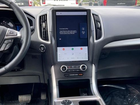 Used 2024 Ford Edge SEL image 7