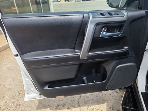 Used 2016 Toyota 4Runner SR5 Premium RWD image 11