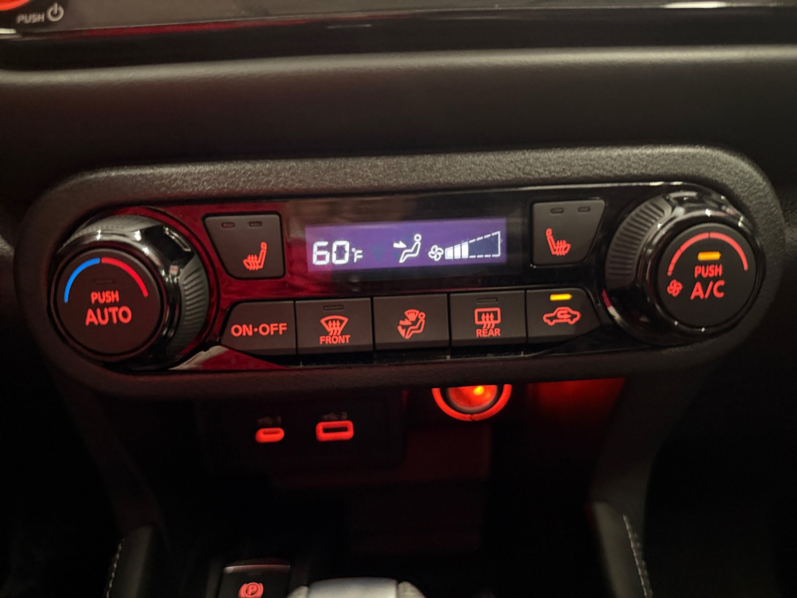 Used 2023 Nissan Kicks SR w/ SR Premium Package FWD image 18
