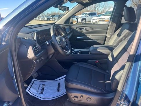 Certified 2026 Chevrolet Traverse LT w/ Driver Confidence Package image 10