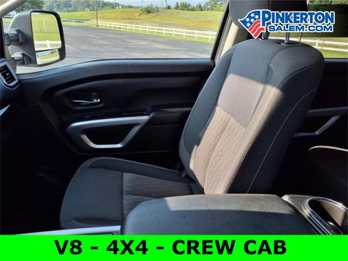 Used 2022 Nissan Titan SV w/ SV Convenience Package image 28