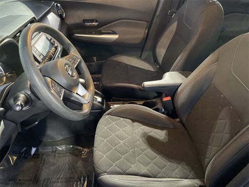 Used 2020 Nissan Kicks SV w/ Exterior Package image 18