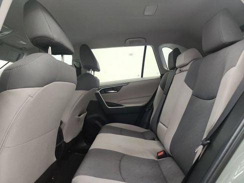 Used 2022 Toyota RAV4 XLE FWD image 10