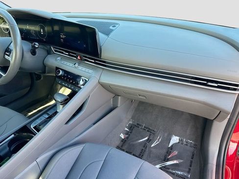 Used 2025 Hyundai Elantra SEL w/ Cargo Package image 27