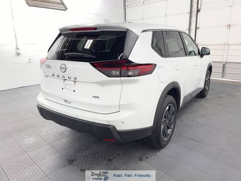 Used 2025 Nissan Rogue SV AWD/4WD image 7