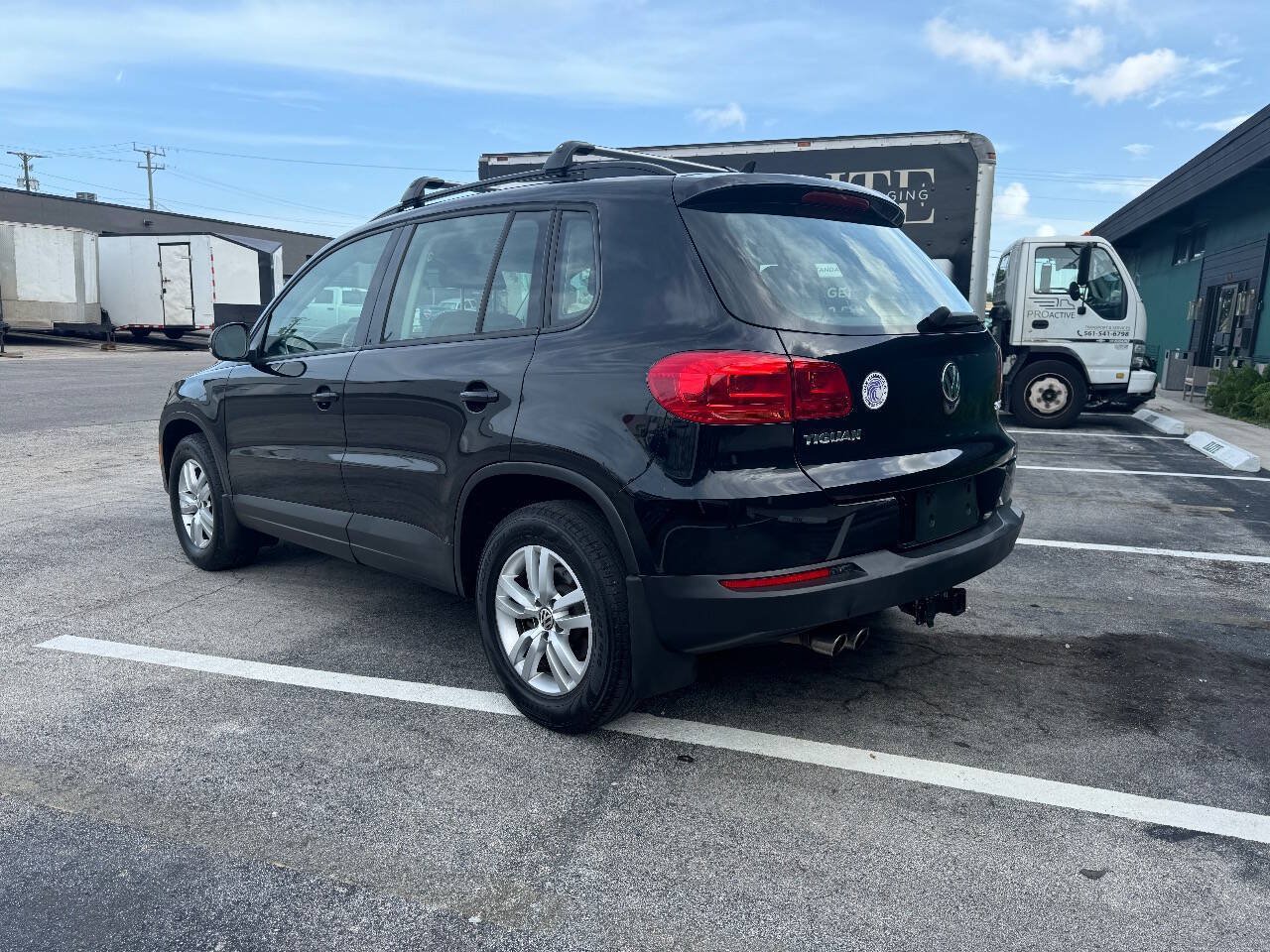 Used 2015 Volkswagen Tiguan S FWD image 4
