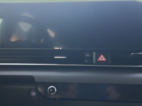 Used 2025 Kia Carnival EX FWD image 15