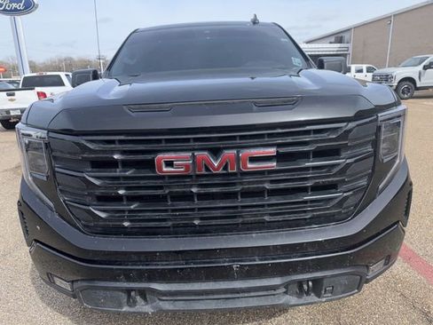 Used 2023 GMC Sierra 1500 Elevation image 2
