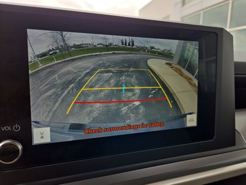 Used 2024 Toyota Tacoma TRD Off-Road image 44