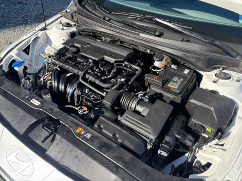 Used 2025 Hyundai Elantra SEL image 28