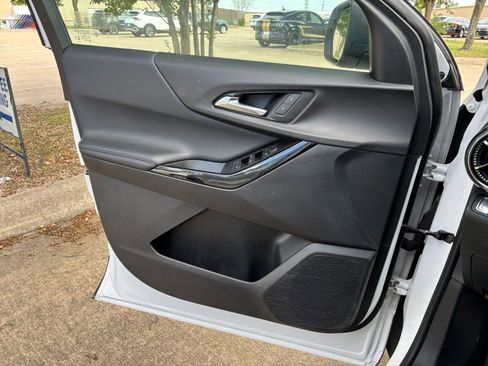 Used 2025 Chevrolet Equinox LT image 18