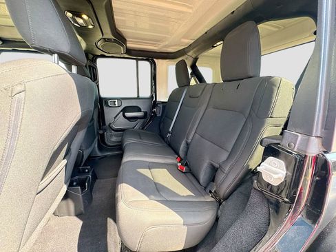Used 2021 Jeep Wrangler Unlimited Willys image 30