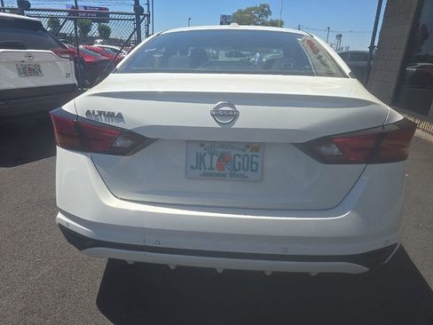 Used 2025 Nissan Altima 2.5 SV FWD image 5