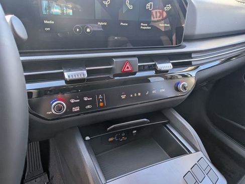 New 2026 Kia Sportage LX FWD image 21