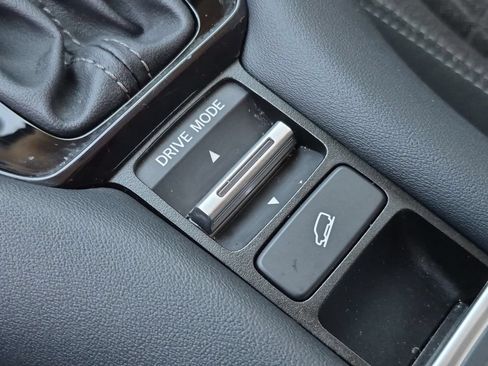 Used 2024 Honda HR-V LX image 24