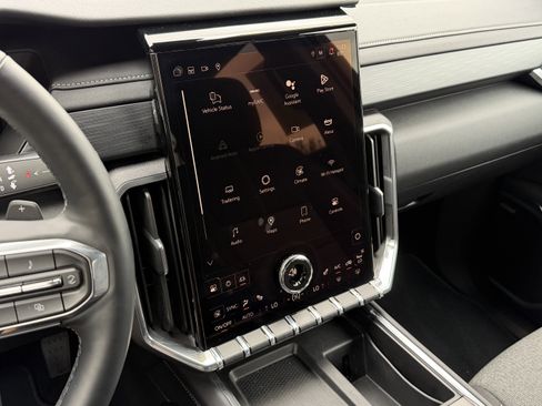 Used 2025 GMC Acadia Elevation FWD image 19