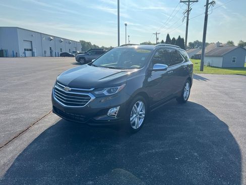 Used 2021 Chevrolet Equinox Premier FWD image 3