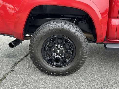 Used 2022 Toyota Tacoma SR5 w/ Technology Package RWD image 19