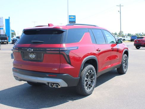 New 2027 Chevrolet Traverse Z71 w/ Enhanced Driving Package AWD/4WD image 9