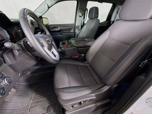 Used 2024 GMC Sierra 1500 Elevation AWD/4WD image 2