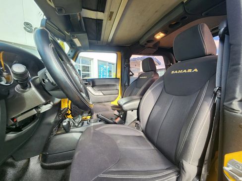 Used 2015 Jeep Wrangler Sahara w/ Connectivity Group image 25